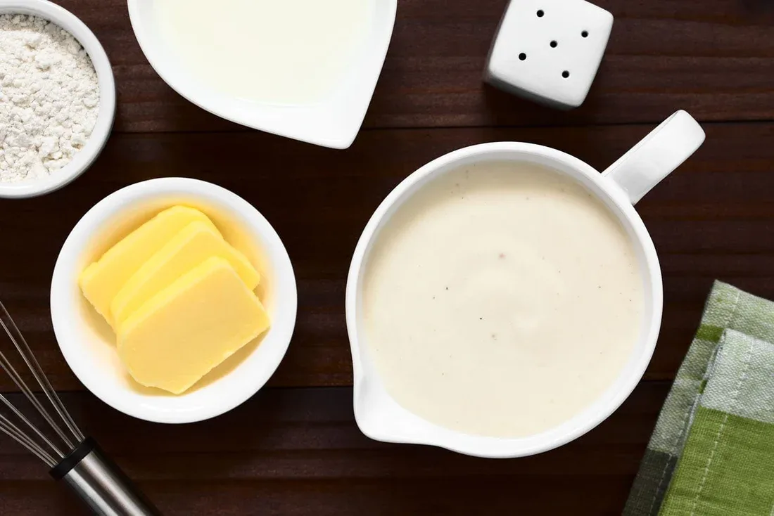 Sauce béchamel : proportions, grumeaux, usages (gratin, croque)